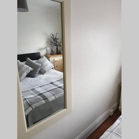 A Home Away From Home With A Big Welcome Erith Exterior photo