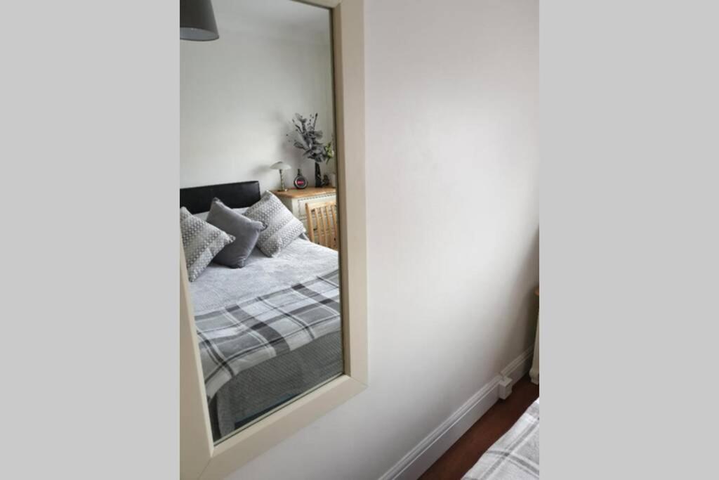 A Home Away From Home With A Big Welcome Erith Exterior photo